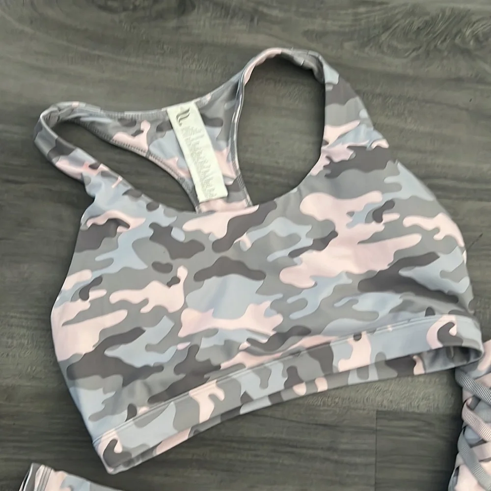 Fabletics set - Picture 2 of 7